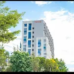 Leigh Suites