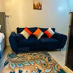 The Cozy Perch Studio At Enkang Apartments