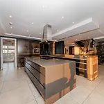Pearl Grand