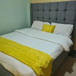 Very Demure One Bedroom With Free Parking