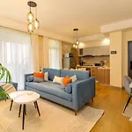 The Elegant Cozy Two Bedroom Apartment With Heated Swimming Pool Fully Equipped Gym Free Parking Space And Amazing City Scenic Views