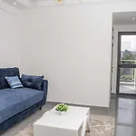 Iconic 1Br In Riverside With Views And Gym