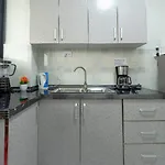 Pristine-2 Bedroom Apartment With Free Parking