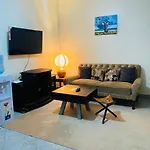 Rige\'S Homes Furnished Studio