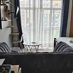 Grey Studio With Free Parking And Wifi