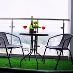 Stunning 1 Bedroom Apartment