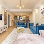 2 Bedroom Condo With A Balcony, Pool&Gym