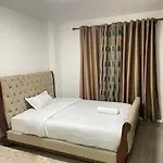 Stylish Studio Apartments-Nairobi West, Elegant Studio-Stadeview Apartment - Nairobi West, Langata Rd, Madaraka, South C, South B