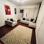 Cozy & Modern One-Bedroom Apartment - Ali Homes
