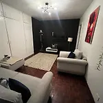 Cozy & Modern One-Bedroom Apartment - Ali Homes