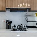 Modern 2 Bed Apt In Riverside Westlands Nairobi Behind Riverside Square Mall With Gym 5 Minutes To Cbd With Scenic Nature And River Views Situated On The 8Th Floor