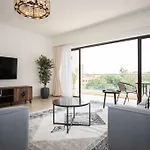 F&M\'S Stylish, Cozy & Neat 2Br Apt W Pool & Gym -Lavington