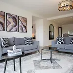 F&M\'S Stylish, Cozy & Neat 2Br Apt W Pool & Gym -Lavington