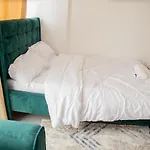 Neptune Home\'S Studio Apartment