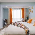 Sumptuous Nivla Yaya Center,Gym,Pool And King Bed