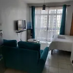 Cosy Studio With A Swimming Pool, Free Parking