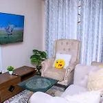 Golden Glow Suites - Thindigua