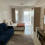 Ruaka Studio Apartment With A Pool