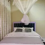 Tena Apartment Opposite Evolution Lounge