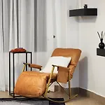 Serene And Spacious Studio Near Un