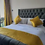 Avalor Suites - Marcus Garvey