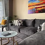 Bee Luxury Homes 3Bedroom Apartment
