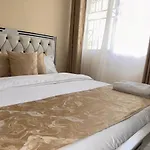 Bee Luxury Homes 3Bedroom Apartment