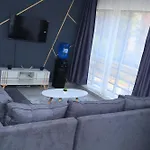 Global Homes And Suites Luxury 1-Bedroom Apartment In Prime Lavington Private Gym Top Security