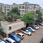 Moniques Homes