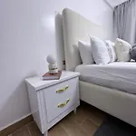 Trendy Luxe 1Br With Spacious Living Room