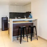 Luxury Apt Pool & Fast Wifi