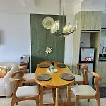 Serenity Stays, Modern 2-Bedroom Near Yaya Centre