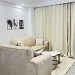 Cosy & Sparkling Home
