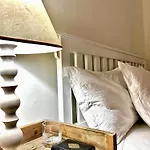 2 Bed Room Kilimani By Enkaji Olmarei
