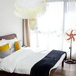 Madini Bnb Apartment By The Park Sgr Jkia