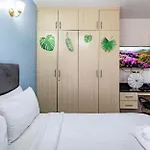 Lily Suite
