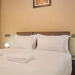 Pearl By Edmor Suites
