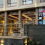 Royale Suites