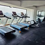 Stylish 2Br Sunset View Pool Gym Sauna Work Desk