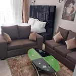 Hellen\'S Condo