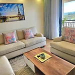 The Comfort Executive Loft Apartment With Amazin Breathtaking City Views ,Heated Swimming Pool,Gym And Rooftop Chill Spot With Offers Breathtaking City Views ,Private Ample Parking Space With Designated Child Playground Area