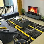 J & R Hideaway
