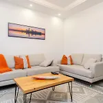 Stylish 2Bdr At 108 Riverside
