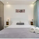 Stylish 2Bdr At 108 Riverside