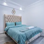 Sky High Luxe - Elegant 2Br Apartment With City Views