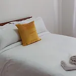 Lux Suites Sapphire Court Apartments