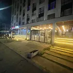 Rew Apartment 12