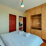 Westland Hub Fifth