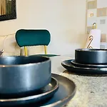 Executive Two Bedroom Master Ensuite Mirema Drive