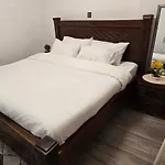 Oasis Kile- Modern 1-Br, King Bed, Gym, Coffee Hse